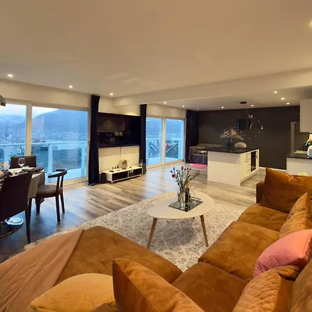 With Panoramic View And Sauna Lägenhet